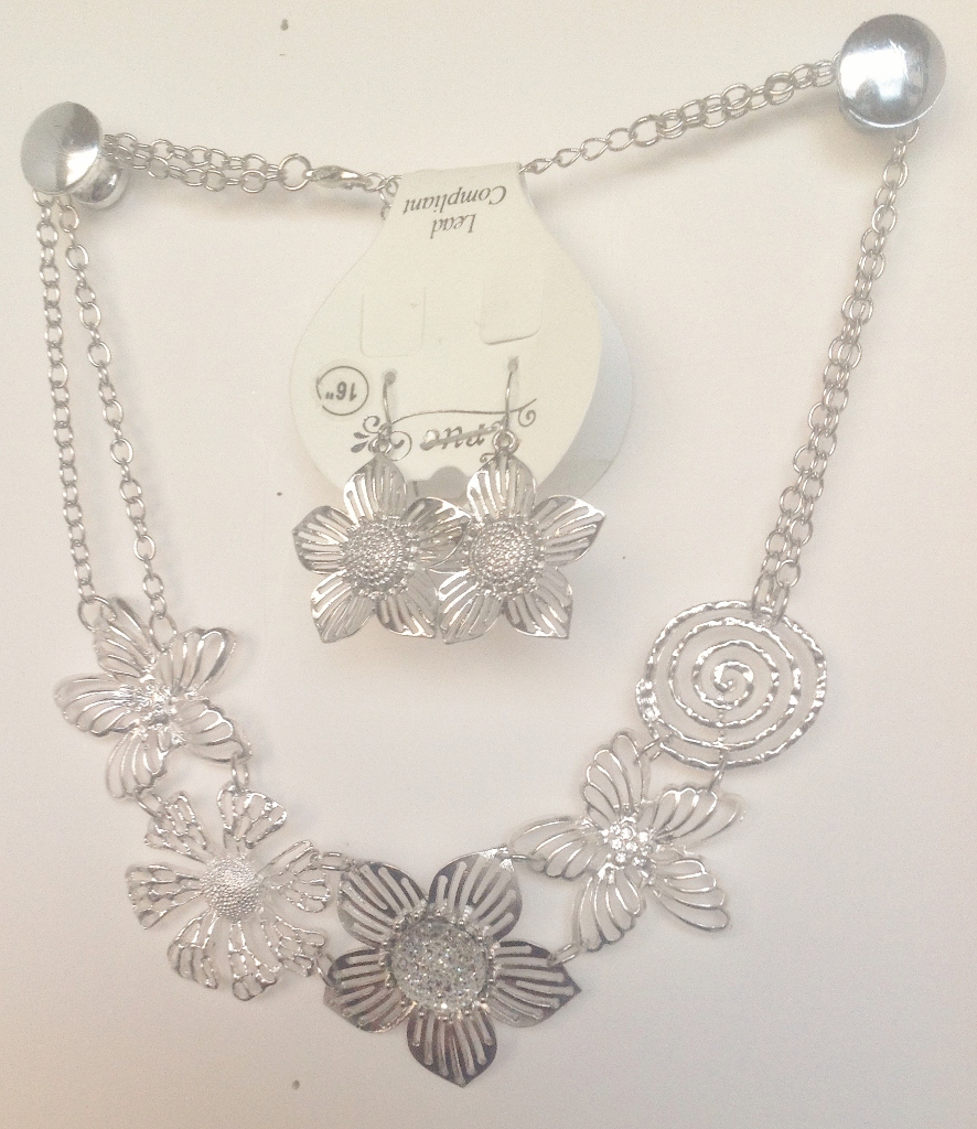 014-13 Silver Tone with Flower Necklace